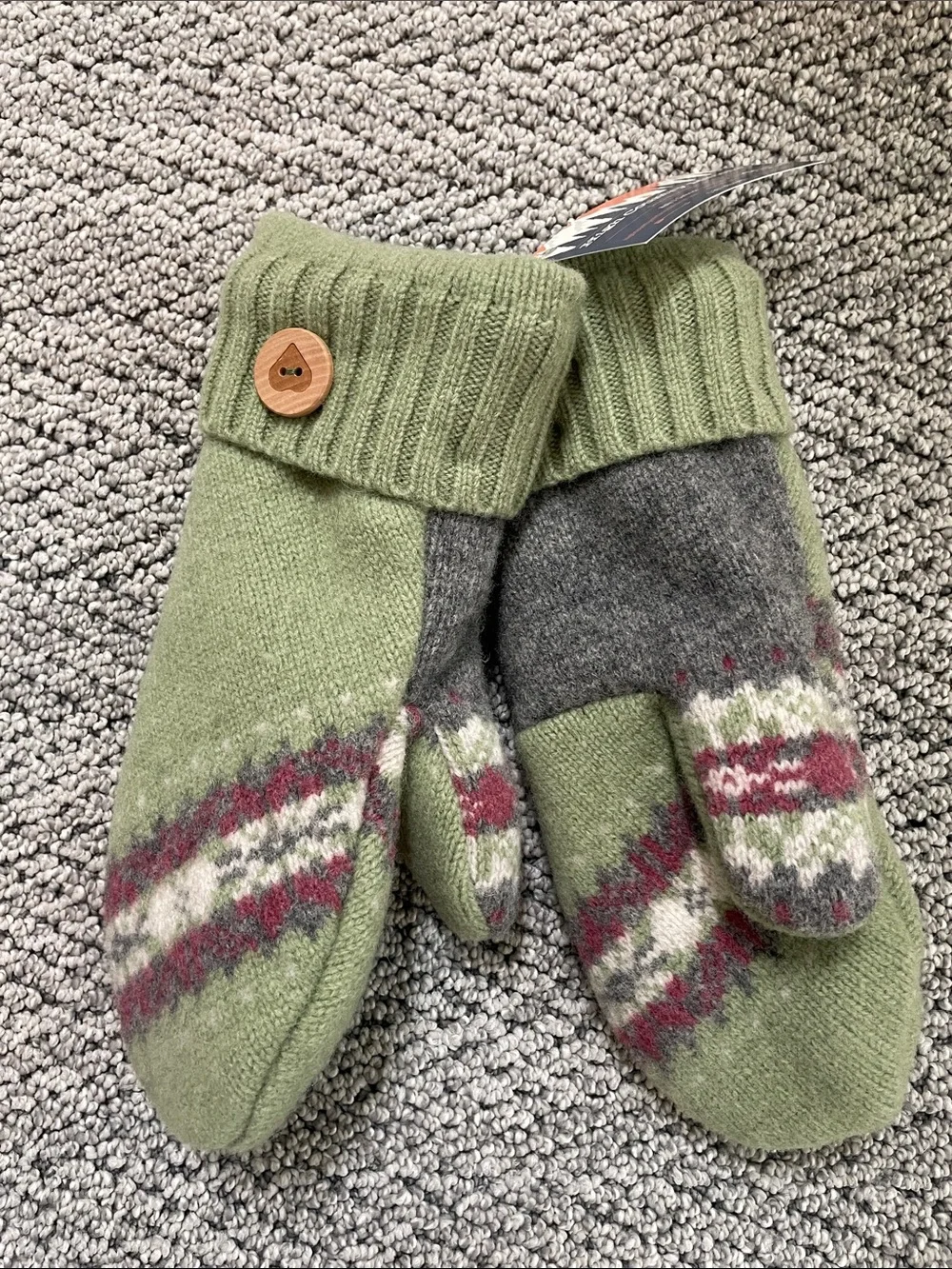 Women’s Green Nordic-Pattern Convertible Mittens with Button Cuff